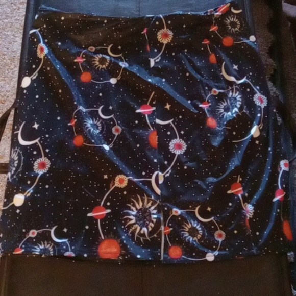 Skirt - Picture 3 of 3